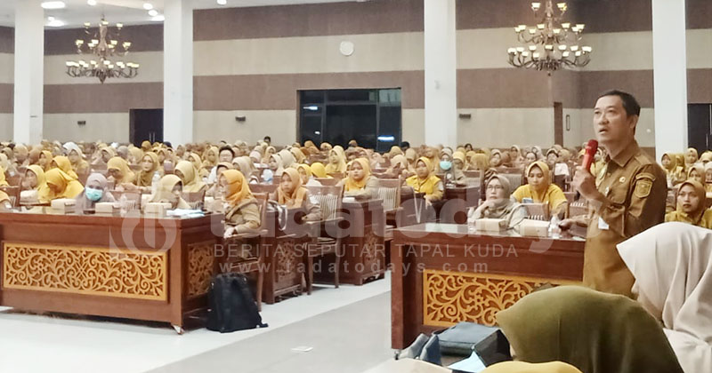 Dinkes Kabupaten Probolinggo Gelar Pembinaan Bidan Pentingnya Skrining Layak Hamil