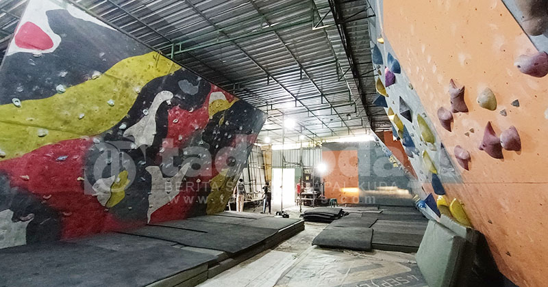 FPTI Kota Probolinggo Bongkar Sendiri Wall Climbing Meski Berharap Tak Pindah