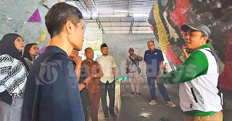 Komisi I DPRD Kota Probolinggo Sidak Panjat Tebing GOR A Yani, Minta FPTI Kembalikan yang Dibongkar