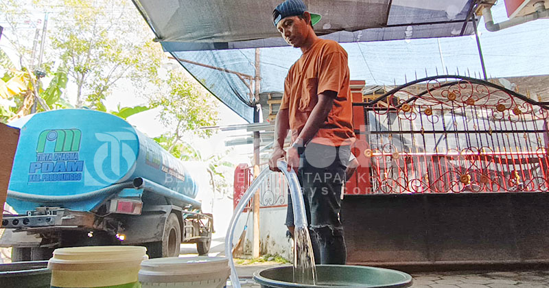 Kebocoran Pipa Air Perumdam Kota Probolinggo Rampung Diperbaiki, Dropping 18 Ribu Liter Per Hari