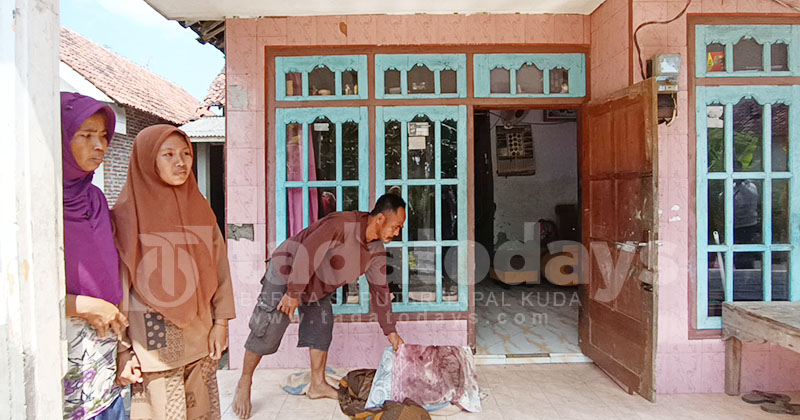 Perampok Beraksi di Sumber Wetan Kota Probolinggo, Suami Dibacok, Motor Disikat