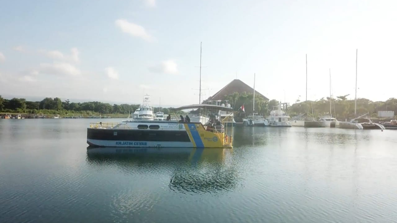 Cukup Rp 79 Ribu, Bisa Naik Kapal Listrik Mewah, Menikmati Keindahan Pantai Banyuwangi