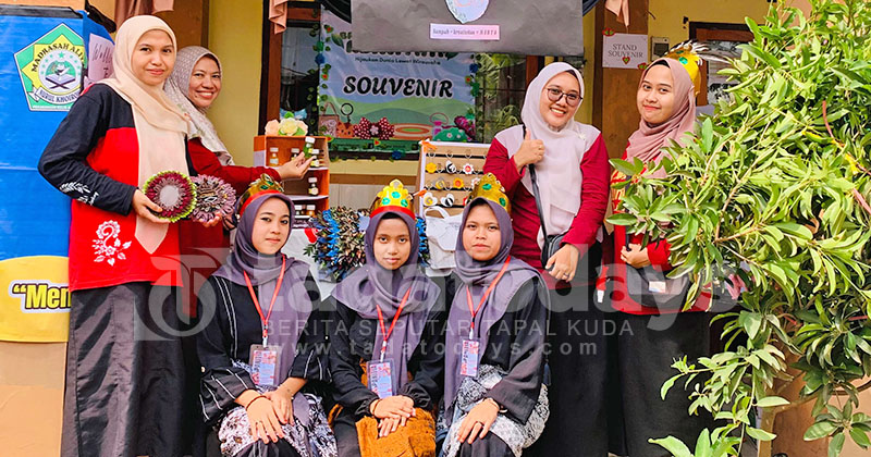 MA Nurul Khoiroh Banyuwangi Bazar Karya Adiwiyata, Kolaborasi Edukasi dan Cinta Lingkungan