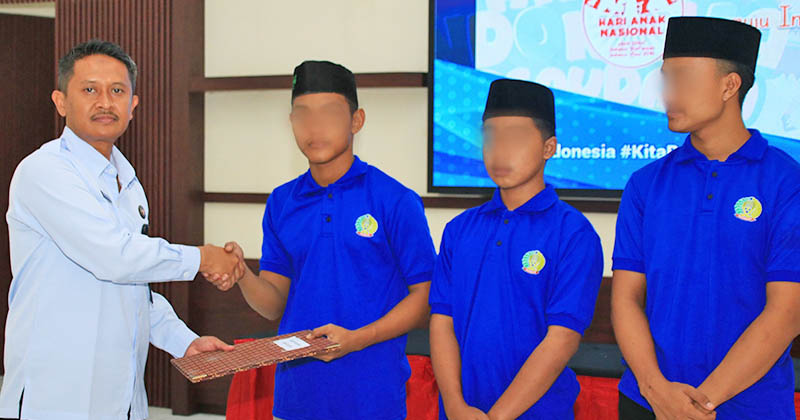 Tiga Anak Binaan Lapas Banyuwangi Terima Remisi di Hari Anak Nasional 2025