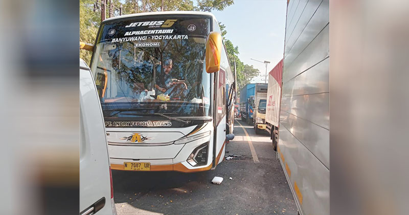 Efek Penutupan Total Jalur Gumitir, Jalur Situbondo-Baluran Macet, Bus Banyak Terlambat