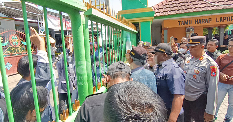 Aliansi Mahasiswa UPM Probolinggo Demo soal Dugaan Penahanan Ijazah, Warek III: Sudah Klir!