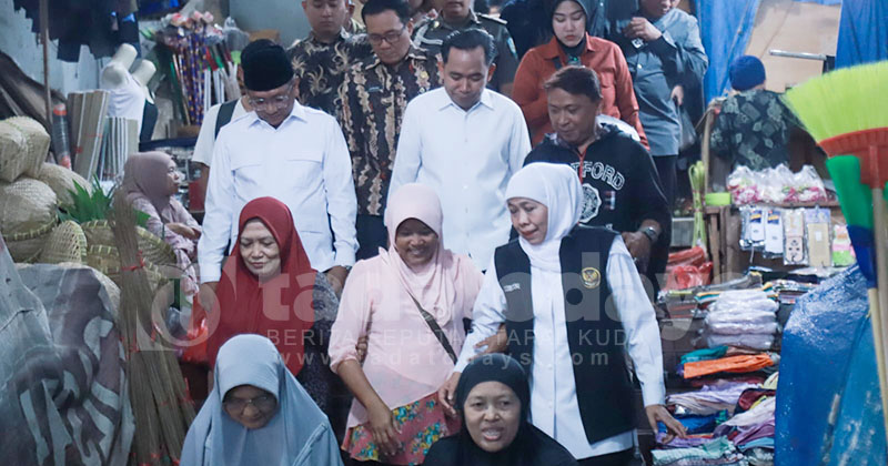 Gubernur Khofifah Kunjungi Jember, Pastikan Suplai BBM dan Stok Pangan Aman