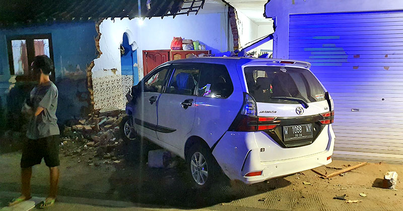 Remaja 15 Tahun di Kota Pasuruan Nyetir Avanza Dini Hari, Tabrak Pemotor hingga Tewas