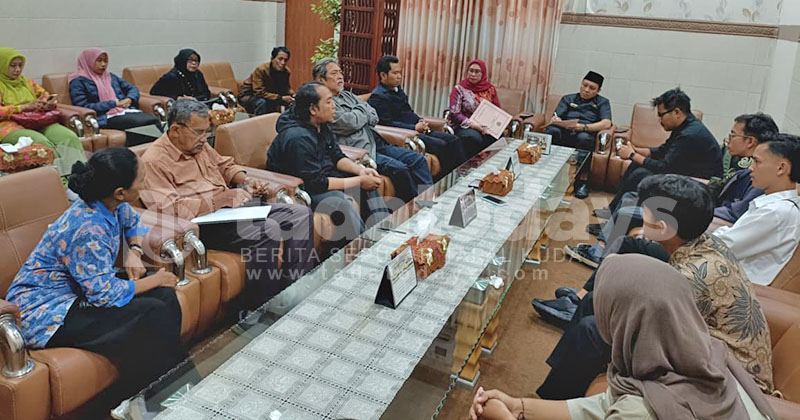 Audiensi dengan Dewan Kesenian, Pimpinan DPRD Kota Probolinggo Sepakat Tolak Alih Fungsi Gedung Kesenian