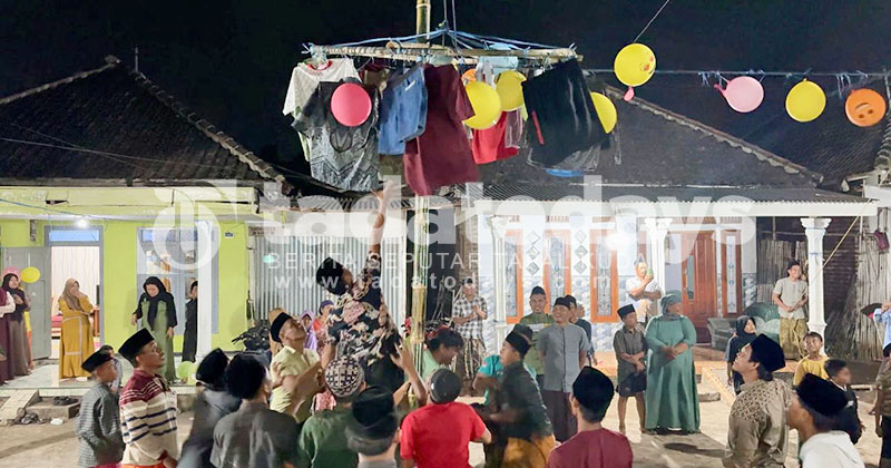Serunya Tradisi Arebbuan Saat Peringatan Maulid Nabi di Pasuruan