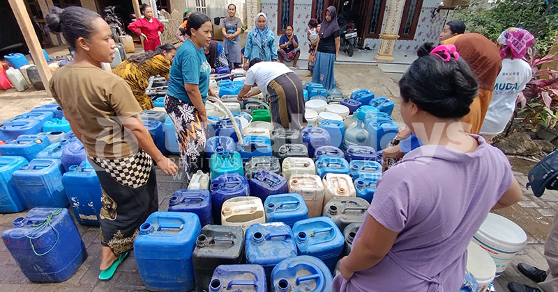 Kekeringan di Kabupaten Pasuruan Meluas Jadi 10 Desa, Warga Bergantung pada Bantuan Air Bersih