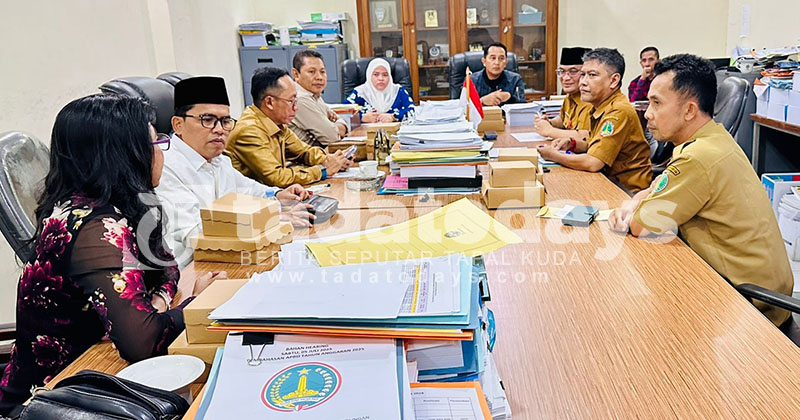 Pembagian Seragam Gratis Molor, Komisi I DPRD Kota Pasuruan RDP dengan Dinas Pendidikan