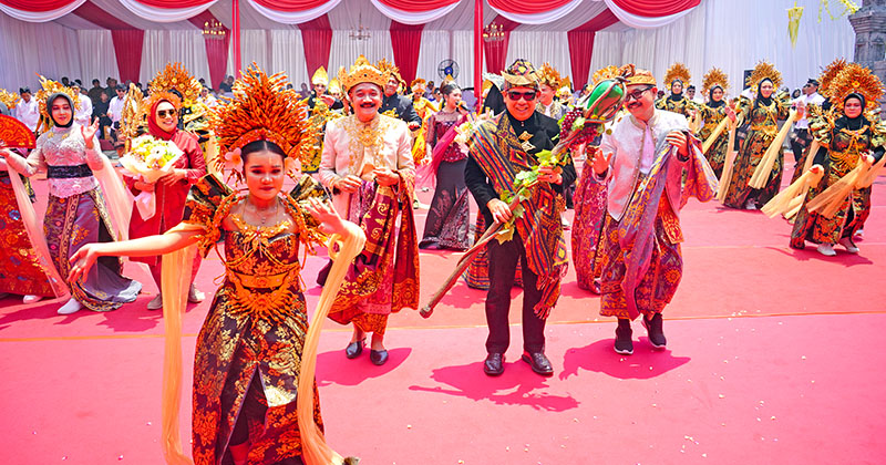 Pawai Budaya Hari Jadi Kota Probolinggo ke-666, DPRD Kota Probolinggo Tampilkan Pesona Harmoni Bali