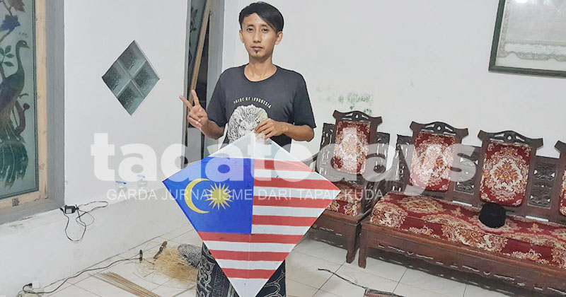 Mohammad Zainuddin, dari Tiris Probolinggo Membuat Layang-Layang, Pemesannya dari Luar Negeri