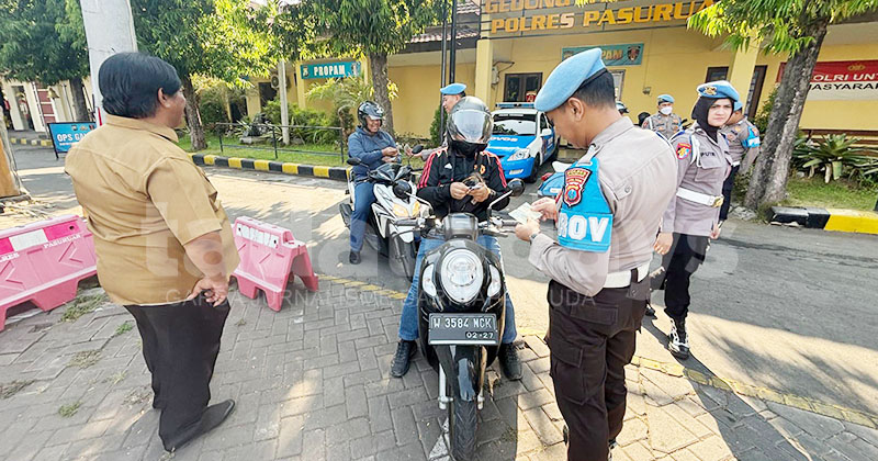 Polisi Razia Polisi di Polres Pasuruan, Ada yang Tak Bawa Surat Kendaraan, Langsung Ditindak