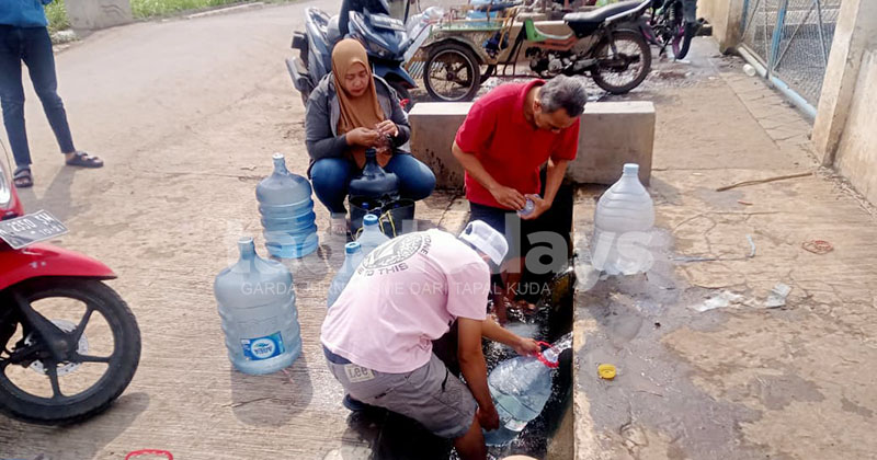 Sumur Bor Kramat Agung Probolinggo, Sumber Air Bersih yang Tidak Pernah Sepi