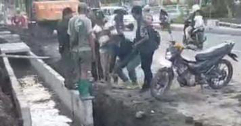 Kota Probolinggo Krisis Air Bersih, Pipa Induk PDAM Bocor setelah Dihantam Alat Berat Proyek