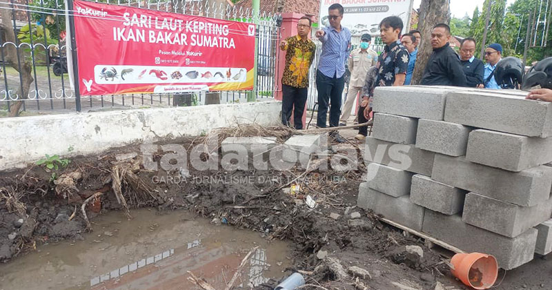 Komisi III DPRD Kota Probolinggo Sidak Proyek Preservasi Jalan, 50 Titik Jaringan PDAM Terdampak