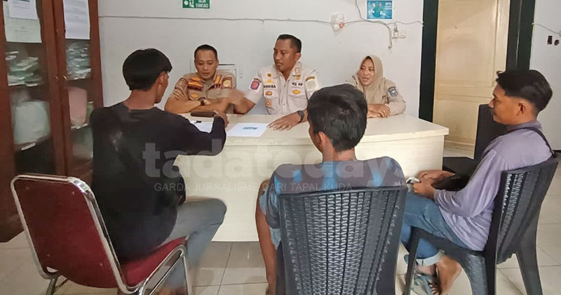 Pasang Tiang Provider Wi-Fi Ilegal, Tiga Orang Diamankan Satpol PP Kota Probolinggo