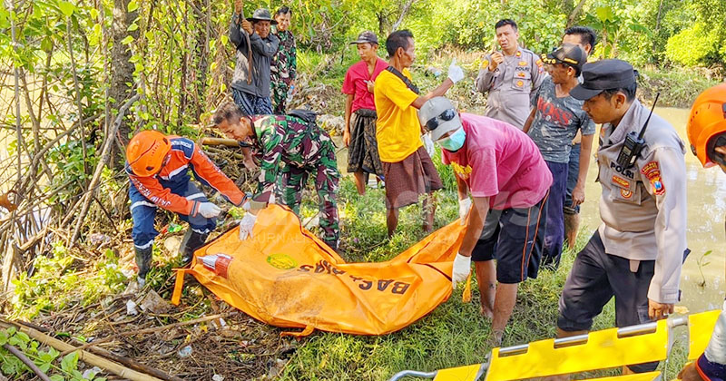 Mayat Pria tanpa Identitas Ditemukan di Tumpukan Kayu Dekat Tambak Kraton Pasuruan