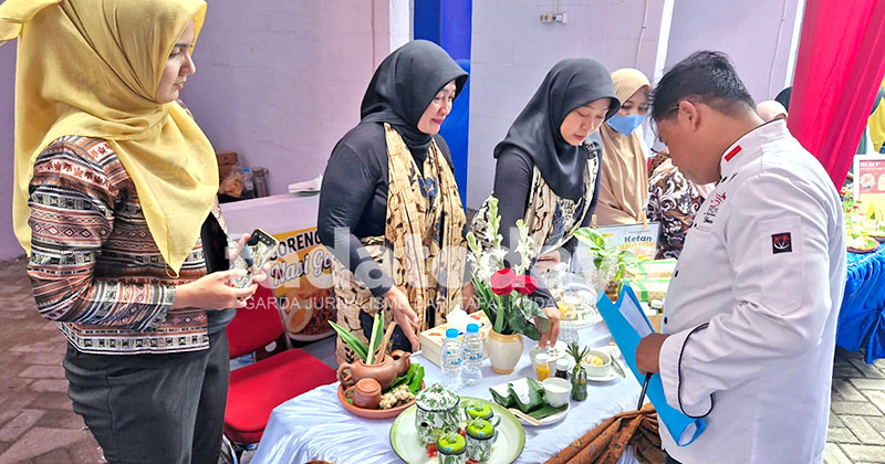 Disdikbud Kota Probolinggo Gelar Lomba Sajian Ketan Keratok dalam “Mendhalung Festival 2025”