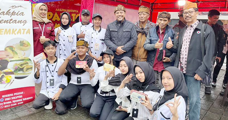 Produk Kreatif Siswa SMKN Sukapura Ramaikan Bromo Sunset Music and Culture Vol 9