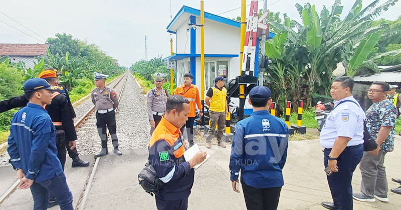 Tiga Perlintasan KA di Pasuruan Ditutup untuk Mobil selama Libur Nataru