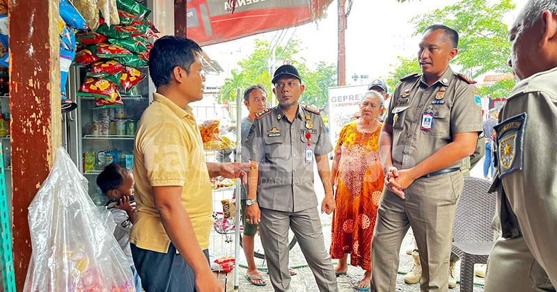 Trotoar dan Bahu Jalan Dipakai Jualan, Satpol PP Kota Probolinggo Beri Edukasi Bertahap