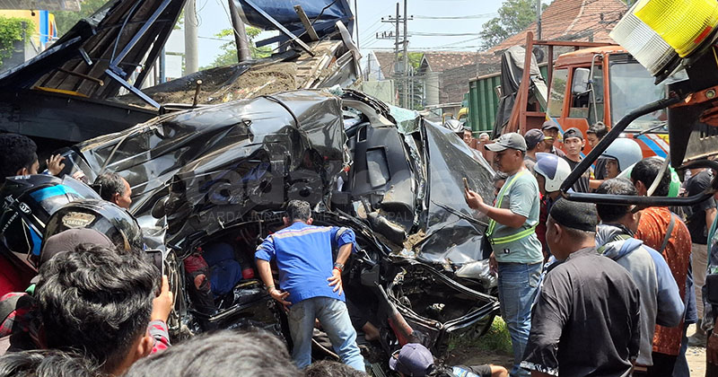 Truk Tronton Tabrakan Beruntun di Jalan Raya Pleret Pasuruan, Satu Orang Meninggal Dunia
