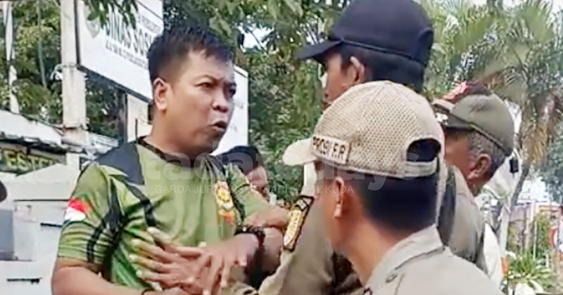 Soal PKL, Personel Satpol PP Kabupaten Probolingo Adu Mulut dengan Satpol PP Kota Probolinggo