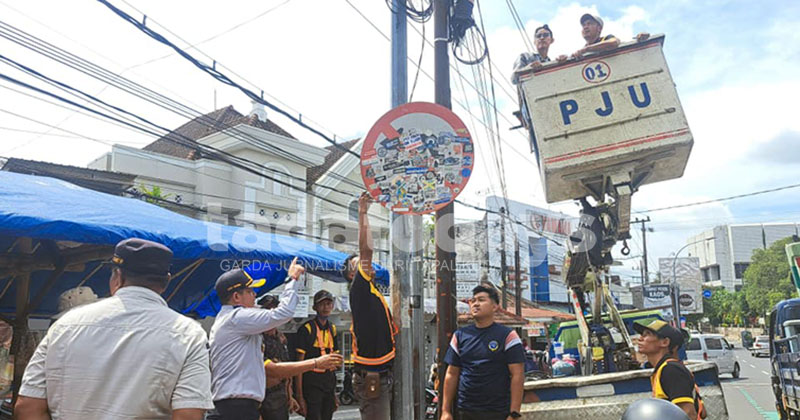 Rambu Lalu Lintas Jember Banyak Tak Terbaca karena Vandalisme