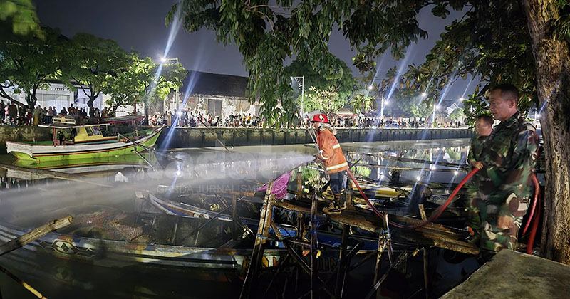 Total 10 Kapal Dibakar Imbas Konflik Antarnelayan di Pasuruan, Begini Kronologinya