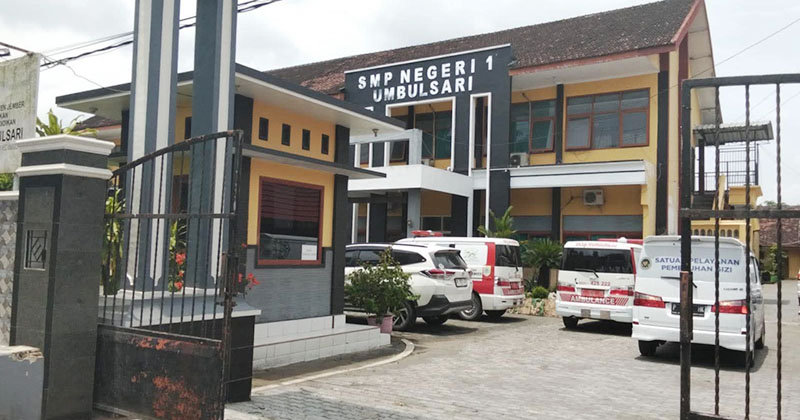 Ratusan Siswa dan Guru SMPN 1 Umbulsari Jember Diduga Keracunan MBG
