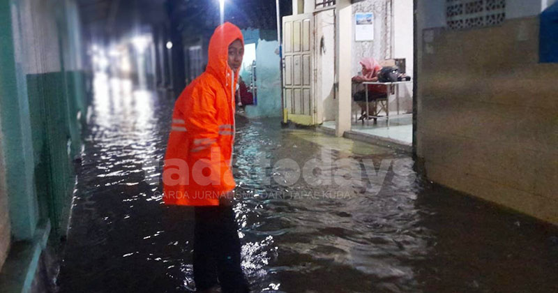 Hujan 3 Jam Guyur Kota Pasuruan, Banjir Rendam Puluhan Rumah di Panggungrejo