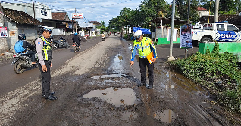 Dahului Truk karena Jalan Berlubang, Pelajar 17 Tahun Tewas di Kencong