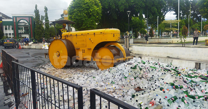10 Bulan Operasi, Polisi Musnahkan 15 Ribu Lebih Miras dan Hampir 2 Kg Narkotika di Jember