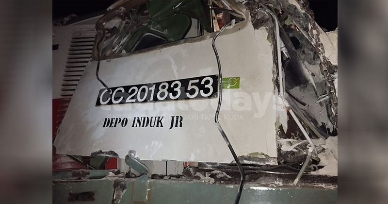 KA Blambangan Ekspres Tabrak Truk Gandeng di Perlintasan JPL 13 Probolinggo, Masinis dan Asisten Terluka
