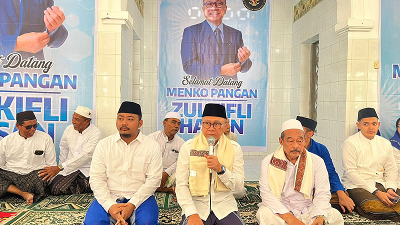 Menteri Zulkifli Hasan Kunjungi Ponpes Saqo di Kraksaan Probolinggo, Jamin Stok Pangan Aman