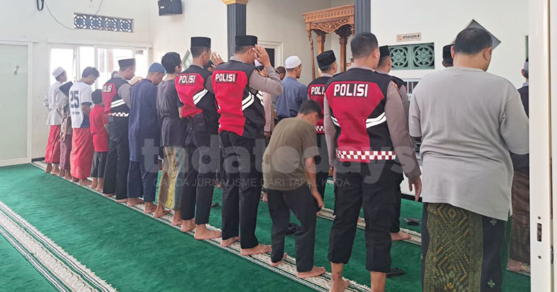 Masjid Pesona Raya Jember Kembali Digunakan Ibadah Pasca Ledakan, Jamaah Masih Waswas