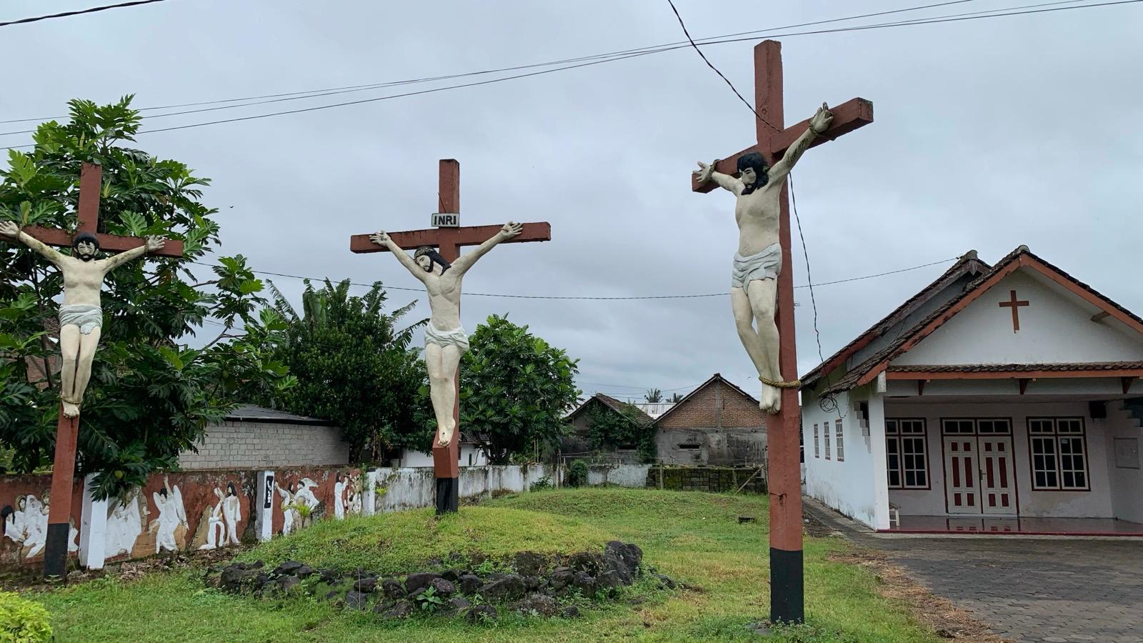 Tiga Salib di Paleran, Cerita Toleransi yang Terjaga di Tengah Perbedaan
