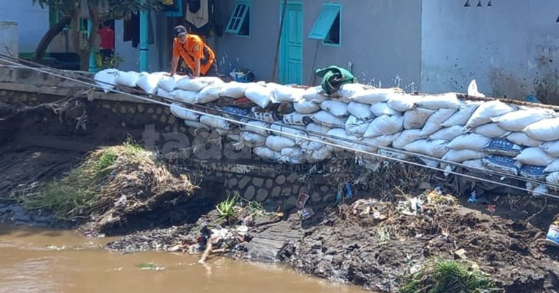 Dua Tanggul Sungai di Kota Pasuruan Ambrol Diterjang Banjir