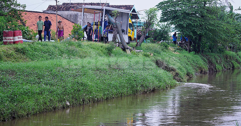 Genangan Banjir di Pemukiman Warga Kota Pasuruan Disedot Pakai Pompa