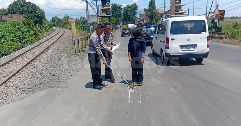 Motor Selip di Rel KA Latek, Pelajar asal Gondangwetan Tewas Terlindas Truk
