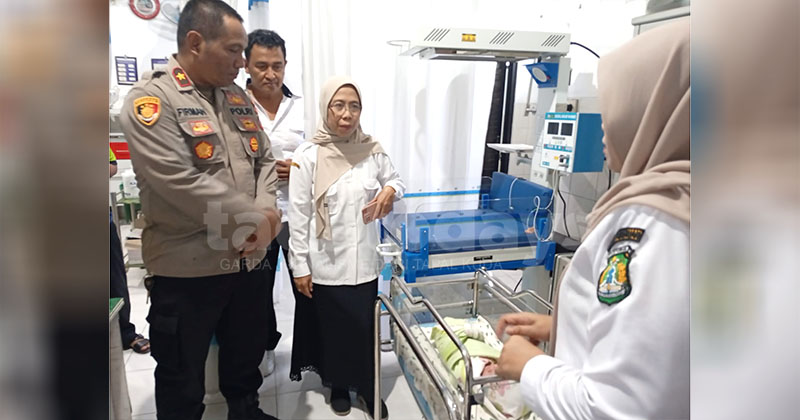 Tangisan Bayi Gegerkan Warga Bangil, Ditemukan di Depan Rumah