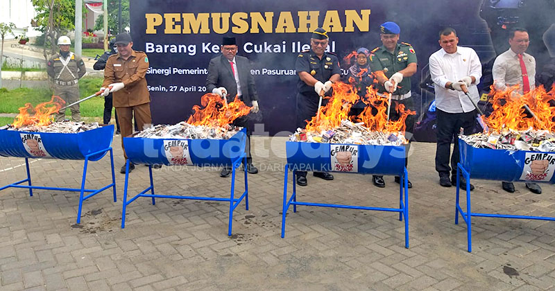 Bea Cukai Pasuruan Musnahkan 10 Ton Rokok Ilegal dan Miras Senilai Rp 6,3 Miliar