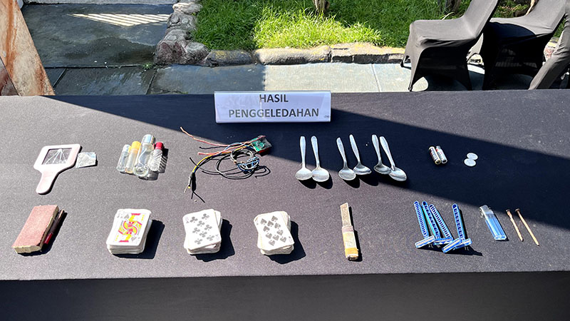 Razia Blok Hunian Lapas Pasuruan, Petugas Temukan Pisau Rakitan hingga Paku