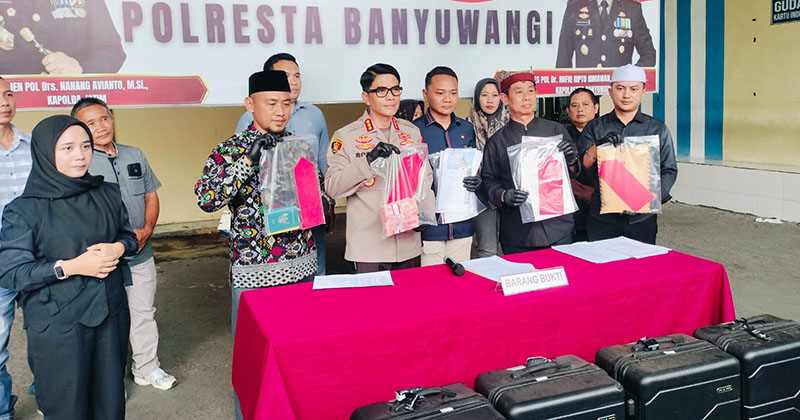Travel Umrah Ilegal di Banyuwangi Dibongkar Polisi, Dua Tersangka Ditahan