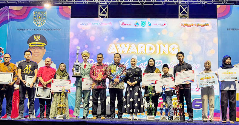 Penyerahan Trofi dan Uang Pembinaan Pemuda Pelopor Ramaikan Closing Semipro 2026