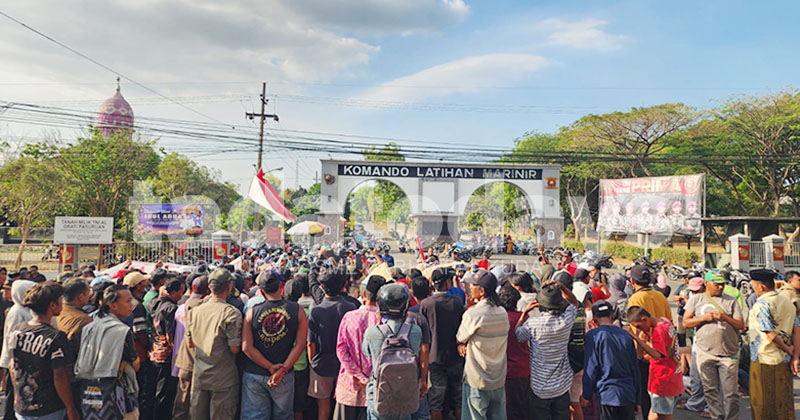 Imbas Dugaan Peluru Nyasar, Warga Alastlogo Demo Kolatmar, Jalur Pantura Diblokade