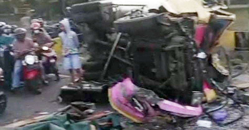 Truk Tabrak Truk, Hantam Motor dan Rumah di Gempol, 4 Orang Meninggal Dunia